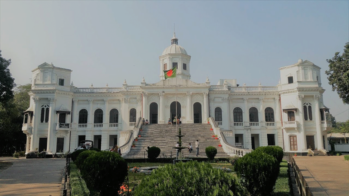 ‘চাদর আওলা ফুরুত ফারুত, গজি আওলা কোঁতে, খ্যাতা আওলা ফুকুর ফুকুর হাসে ’