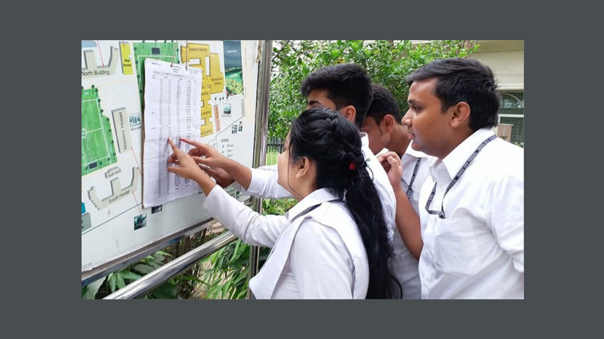 এইচএসসির ফল প্রধানমন্ত্রীর কাছে হস্তান্তর