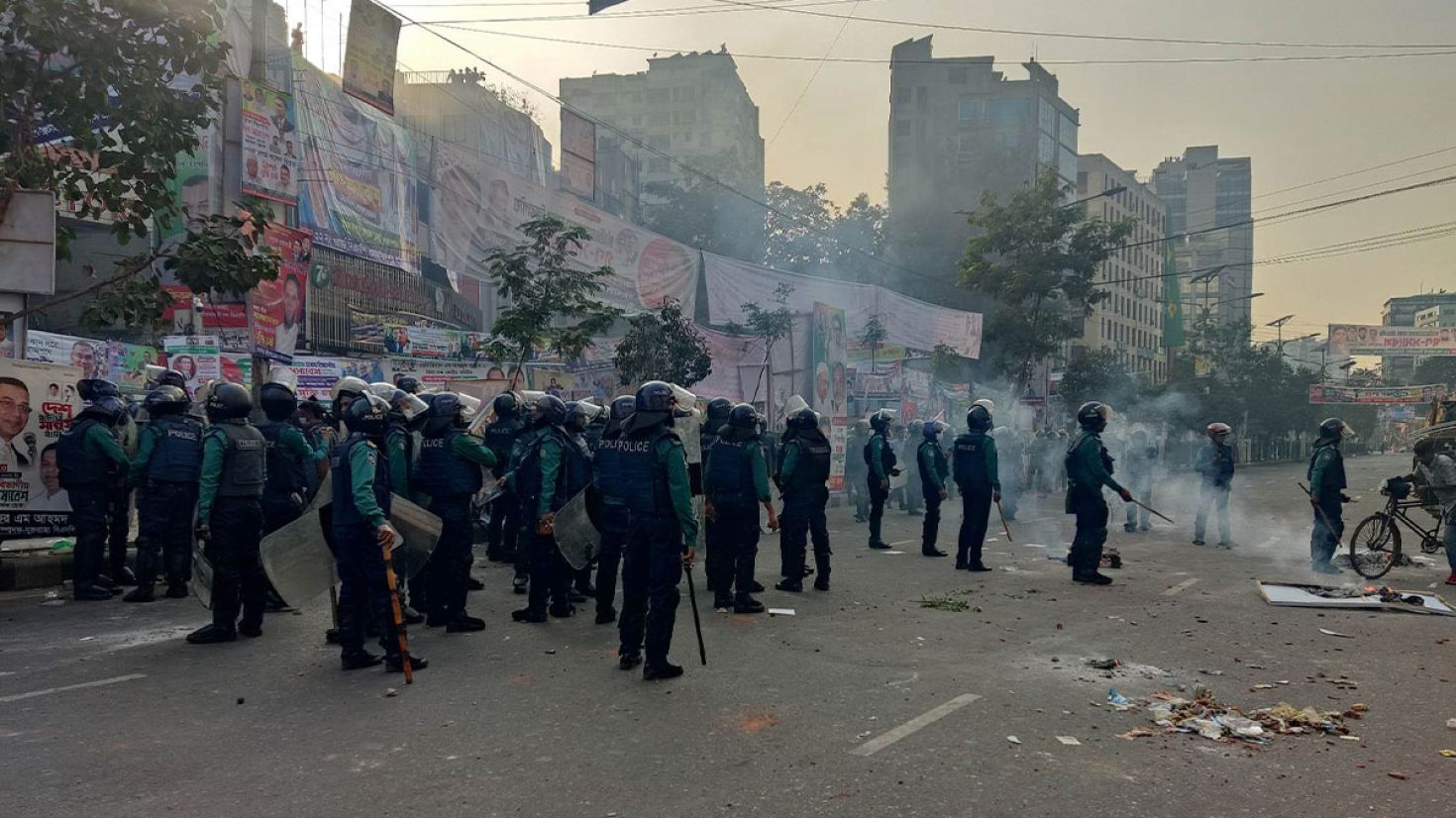 পুলিশ-বিএনপি সংঘর্ষ: চার থানায় মামলা, আসামি কয়েক হাজার