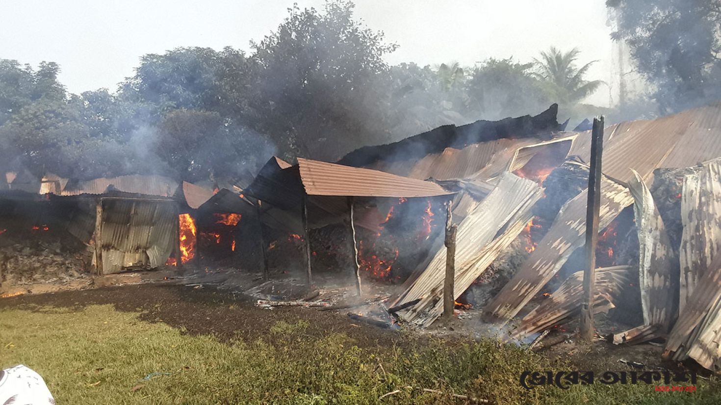 পাটের গুদামে আগুন: ৪ কোটি টাকার সম্পদ ক্ষয়ক্ষতির আশঙ্কা