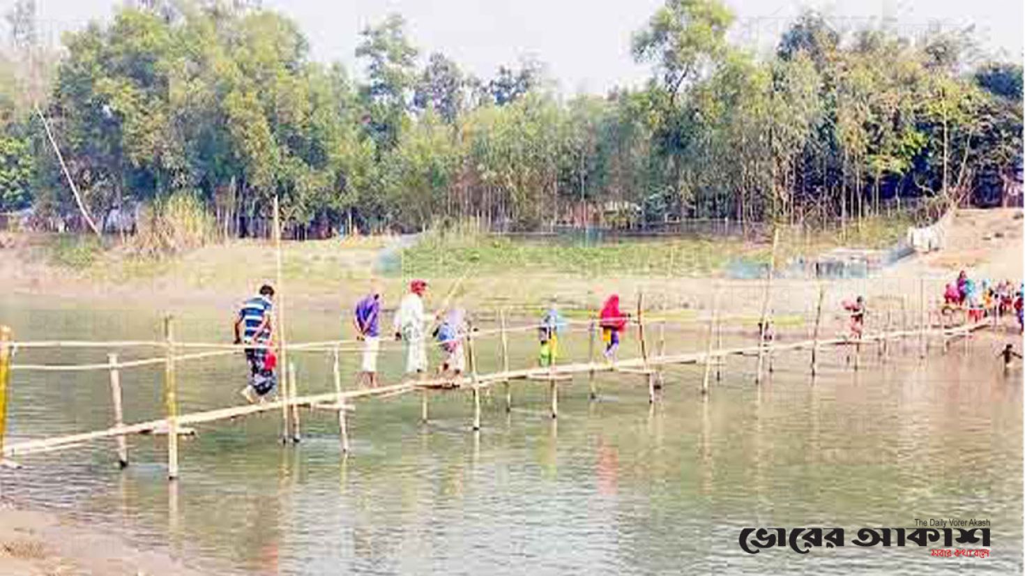 ১১ গ্রামের একমাত্র ভরসা বাঁশের সাঁকো, চরম ভোগান্তিতে এলাকাবাসী