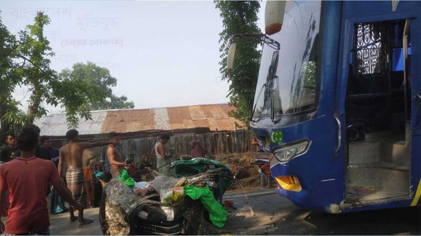 চট্টগ্রামে বাস-অটোরিকশা সংঘর্ষ: নিহত ৫ 