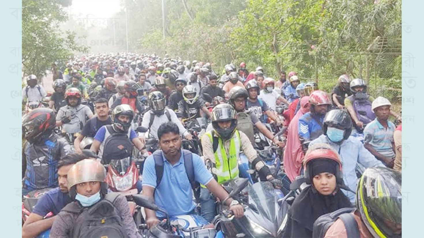 টাঙ্গাইলে বঙ্গবন্ধু সেতু টোল প্লাজায় মোটরসাইকেলের দীর্ঘ লাইন