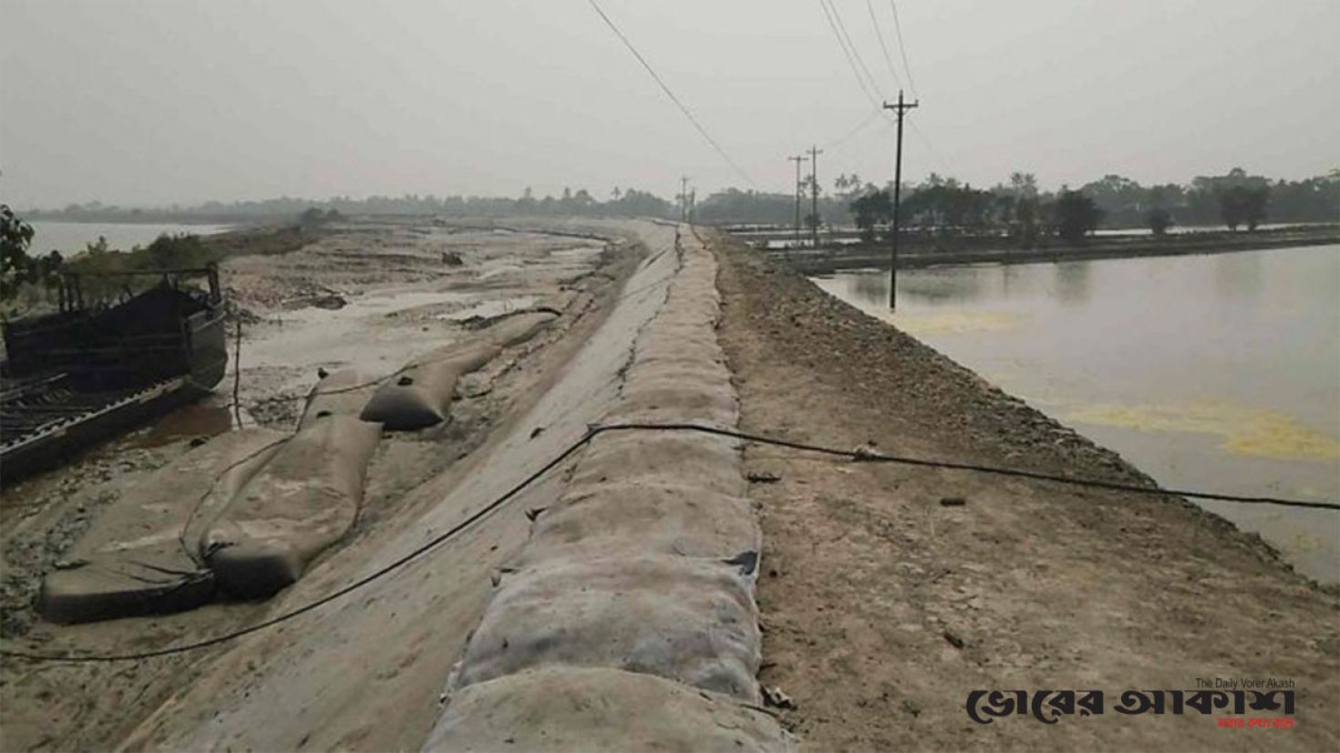 নাজুক বেড়িবাঁধ, উপকূলজুড়ে উদ্বেগ-উৎকণ্ঠা