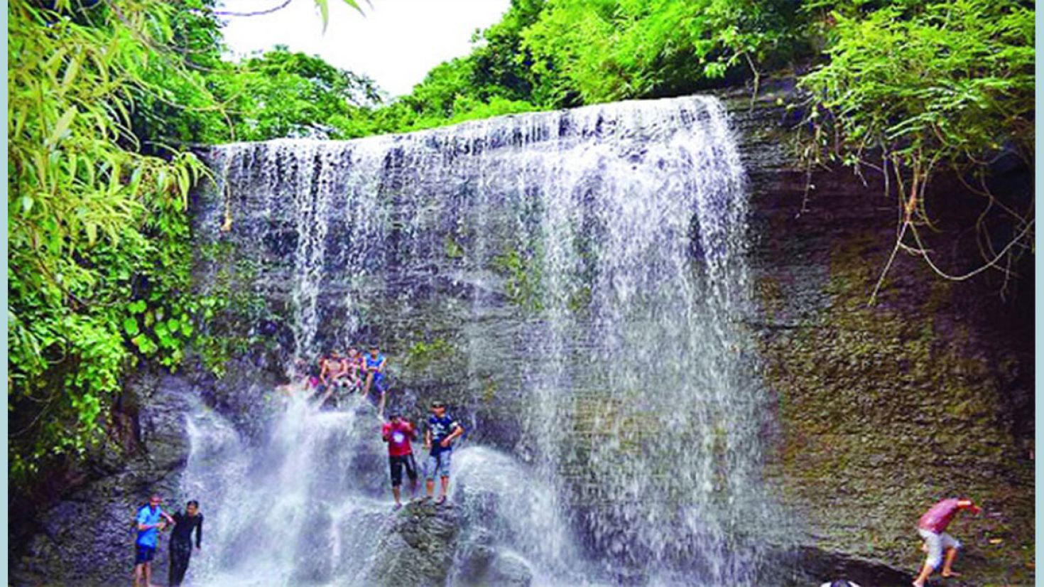 মিরসরাইয়ের ঝরনাগুলোতে বাড়ছে পর্যটক ঘটছে দুর্ঘটনা