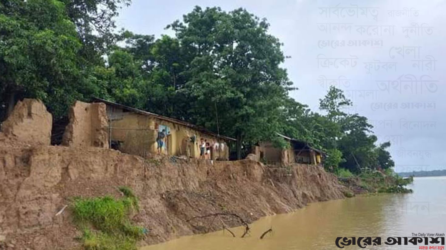 কর্ণফুলীর দুই তীরে ভাঙন
ঝুঁকির মুখে শত শত ঘরবাড়ি-ফসলি জমি