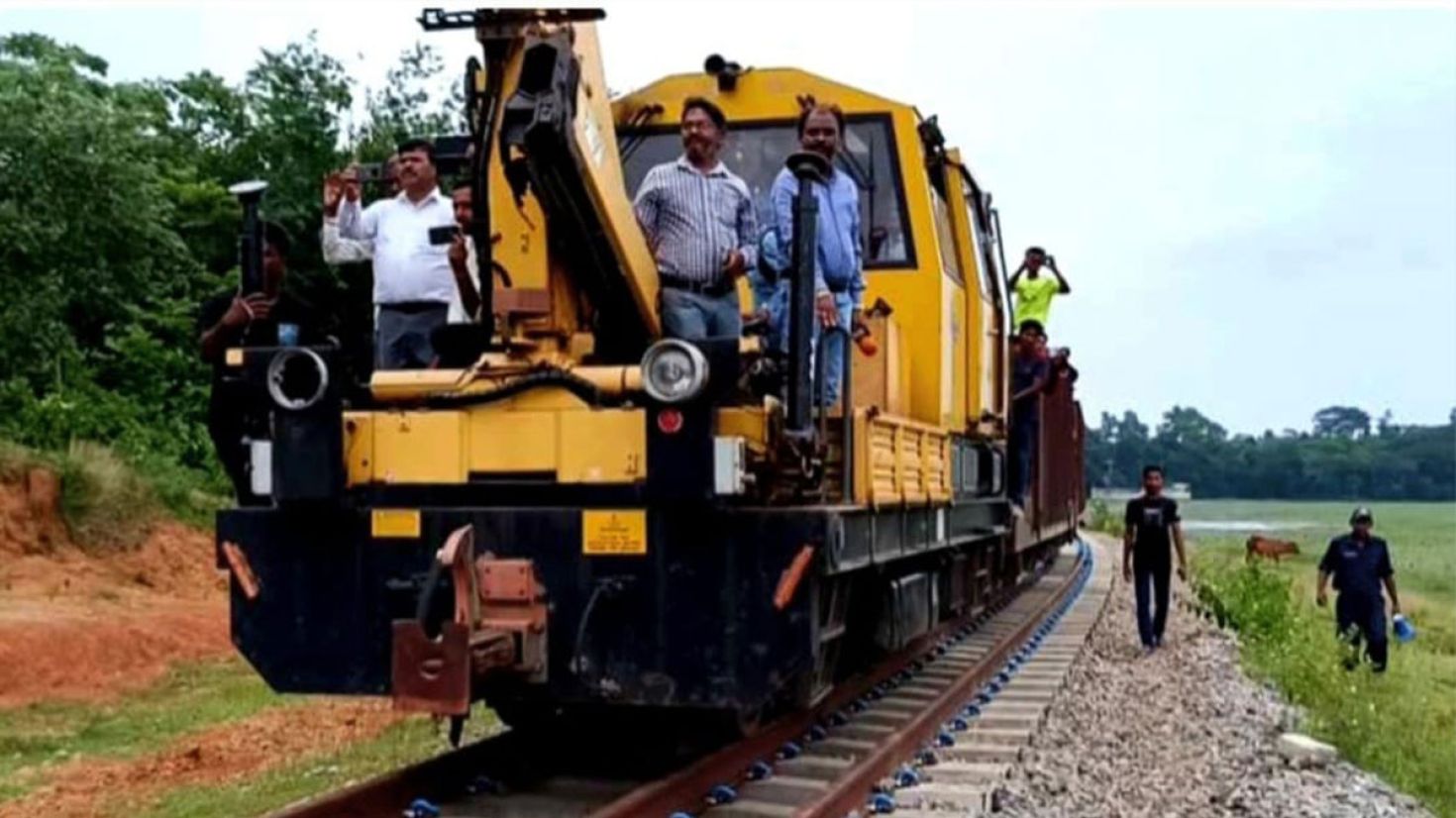 আখাউড়া-আগরতলা রেলপথে পুরো অংশে চলল ট্র্যাক কার