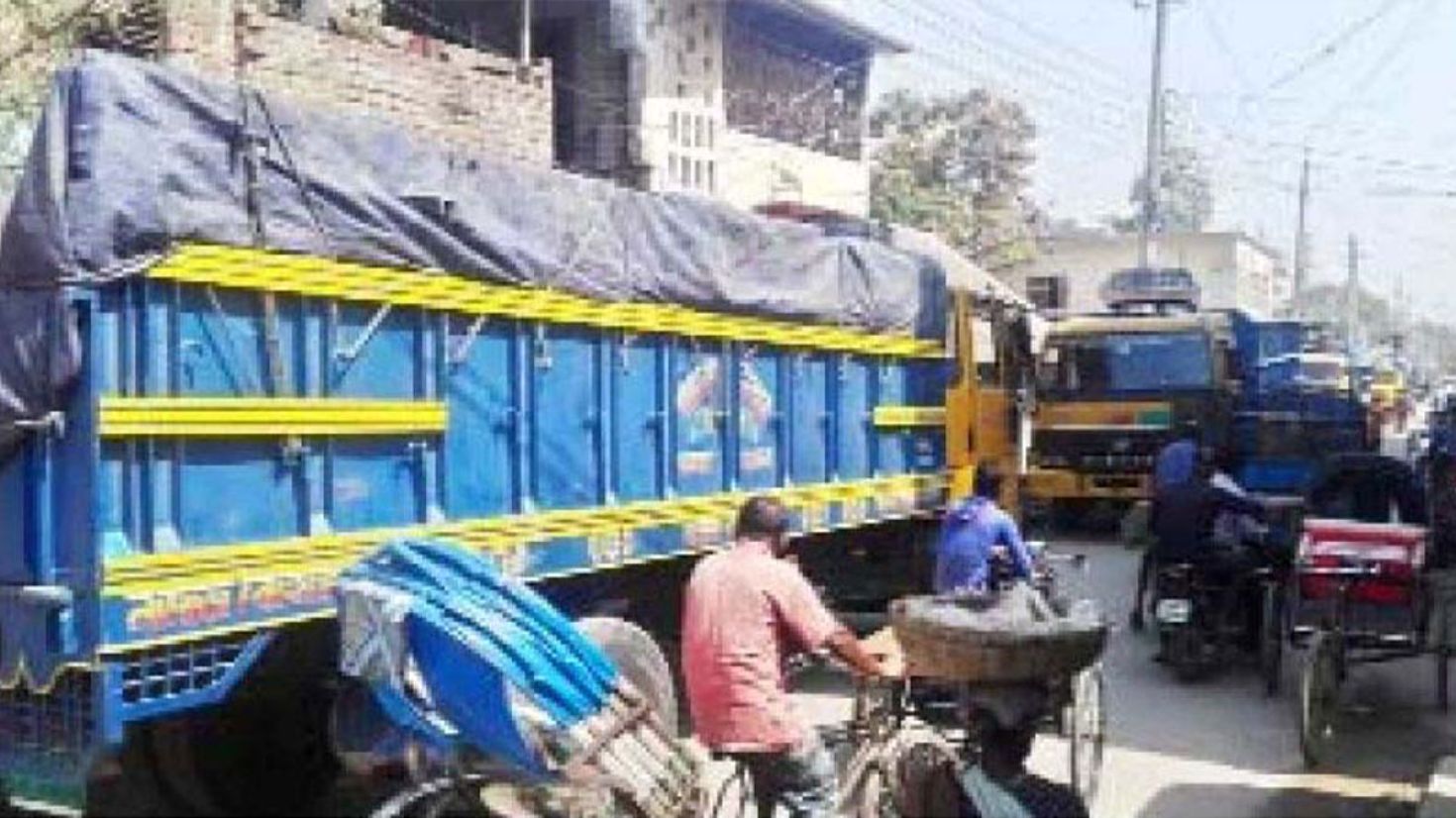 স্বাধীনতার ৫২ বছরেও নির্মাণ হয়নি ফুলবাড়ী বাইপাস সড়ক