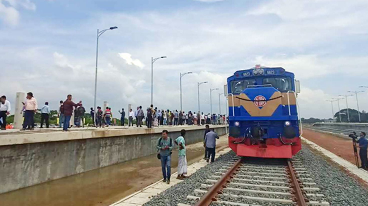 ২ ঘণ্টা ১০ মিনিটে ঢাকা থেকে ভাঙ্গা পৌঁছালো ট্রেন