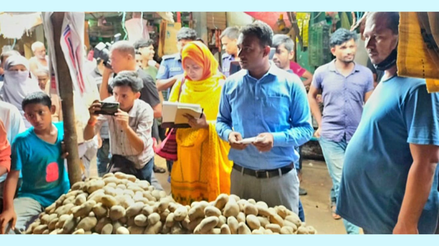 ব্রাহ্মণবাড়িয়ায় বেশি দামে আলু বিক্রির দায়ে ৩ ব্যবসায়ীকে জরিমানা