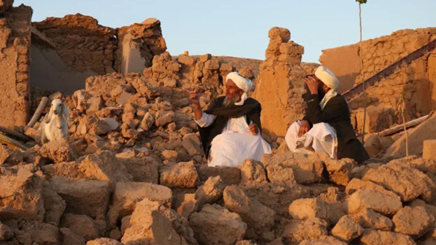 আফগানিস্তানে ভূমিকম্পে নিহত ছাড়াল ৩২০, নিশ্চিহ্ন ১২ গ্রাম