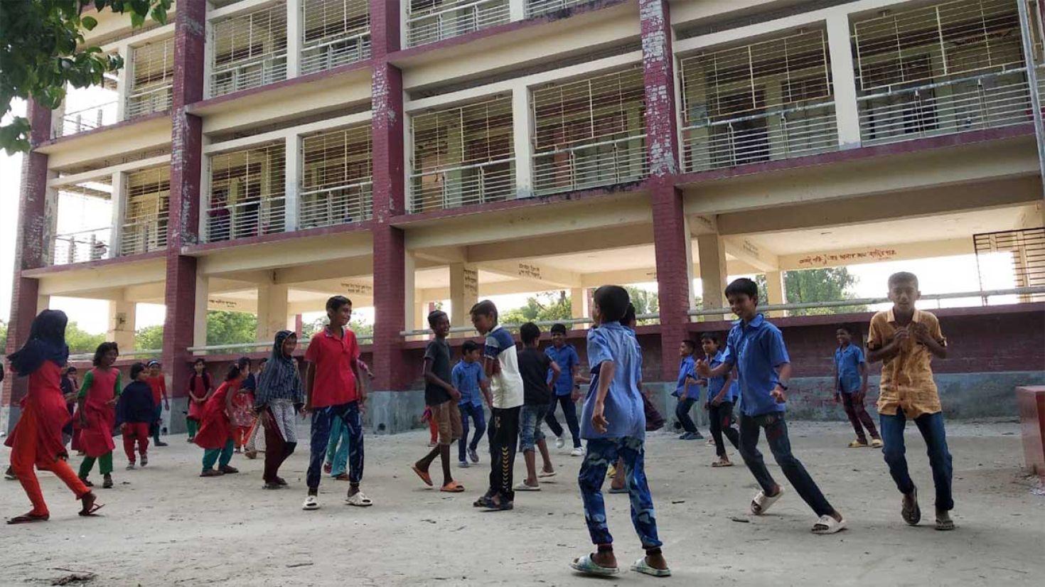 বাল্যবিবাহ ও শিশুশ্রম ঝরে পড়ছে উপকূলীয় জনপদের শিশুরা