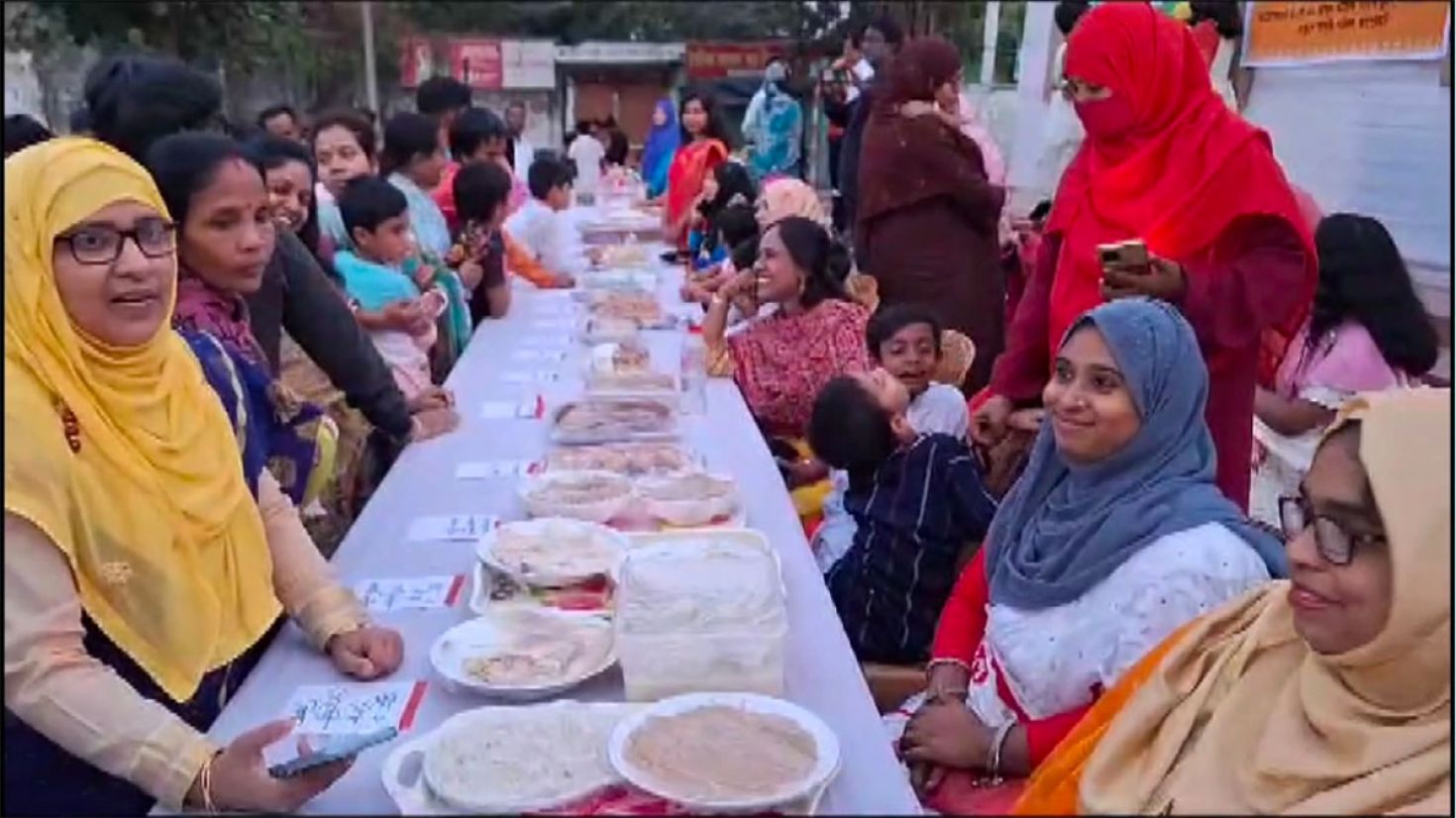 জয়পুরহাটে নবান্ন উপলক্ষে পিঠা পায়েশের প্রদর্শনী