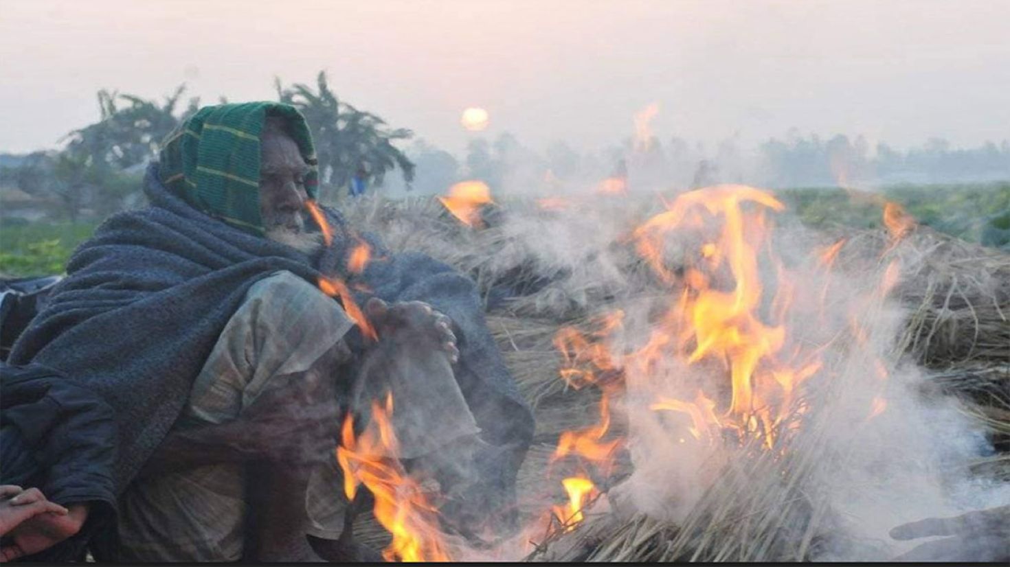 কুয়াশা ও শীতে কাজে যেতে পারছেন না, দুর্ভোগে শ্রমজীবীরা