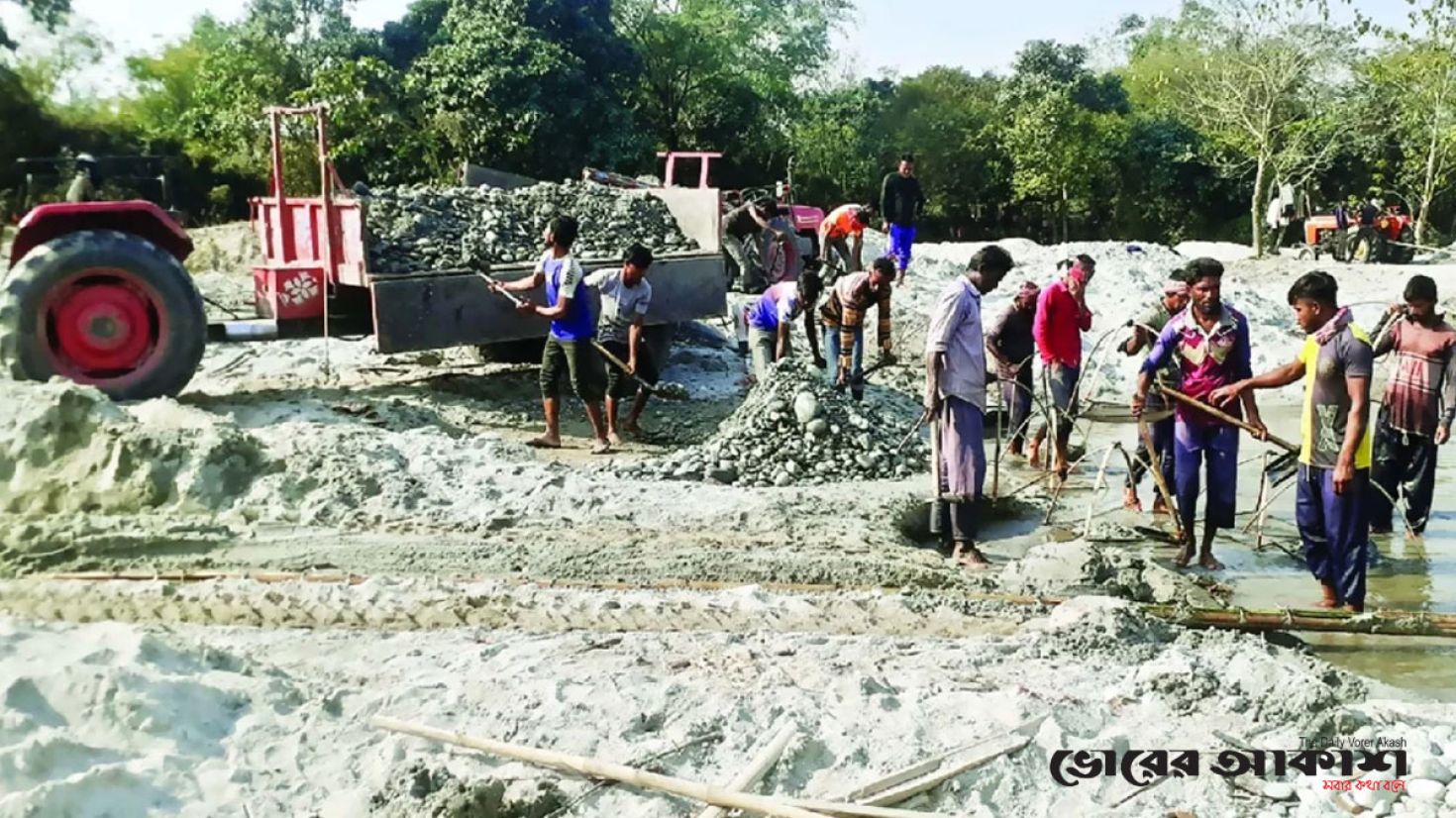 ক্ষতবিক্ষত ডাহুক নদ,হারিয়ে যাচ্ছে চিরচেনা রূপ