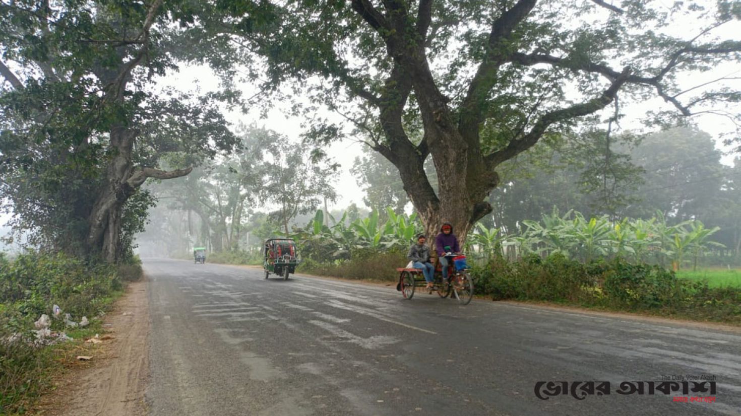 চুয়াডাঙ্গায় তীব্র শীতের সাথে বৃষ্টি, জেলার সব মাধ্যমিক বিদ্যালয় বন্ধ ঘোষণা