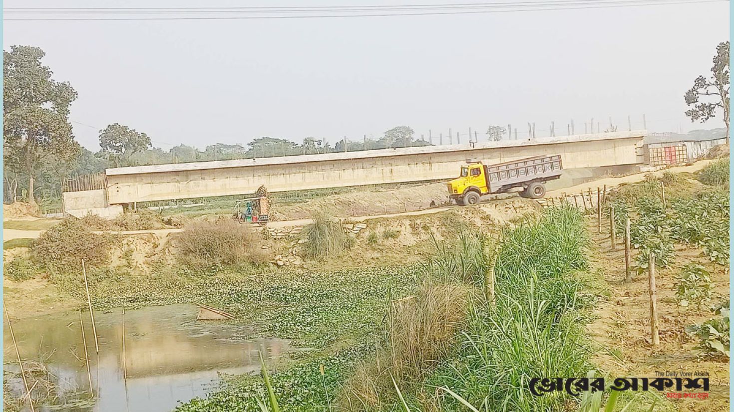 ৪ বছরেও শেষ হয়নি সেতুর কাজ, জনভোগান্তি চরমে