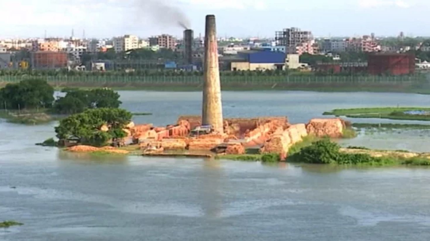 ৩০ বছরে বুড়িগঙ্গা হারিয়েছে প্রায় অর্ধেক জলাভূমি ও সবুজ অঞ্চল