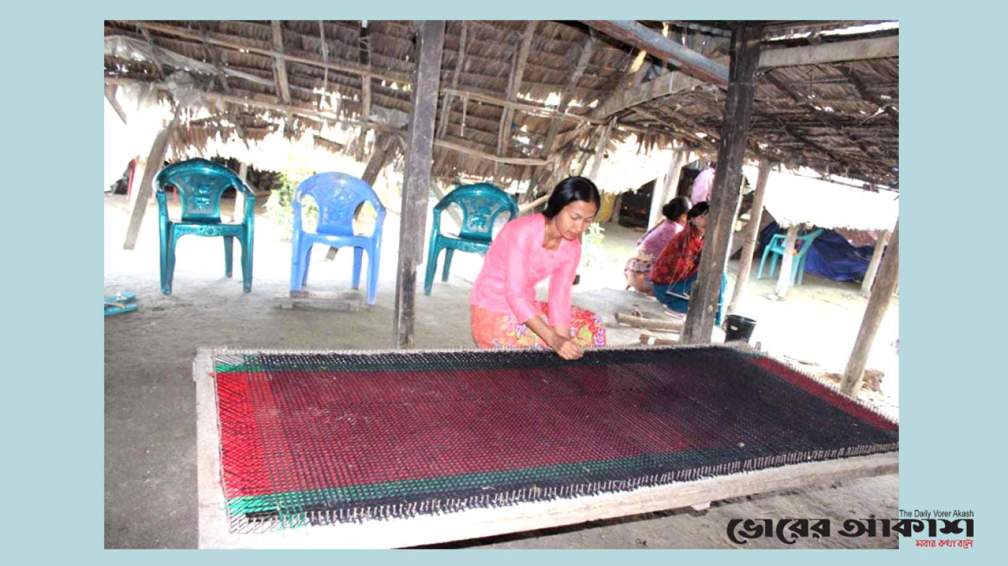 বিলুপ্তির পথে রাখাইন সম্প্রদায়ের তাঁতশিল্প