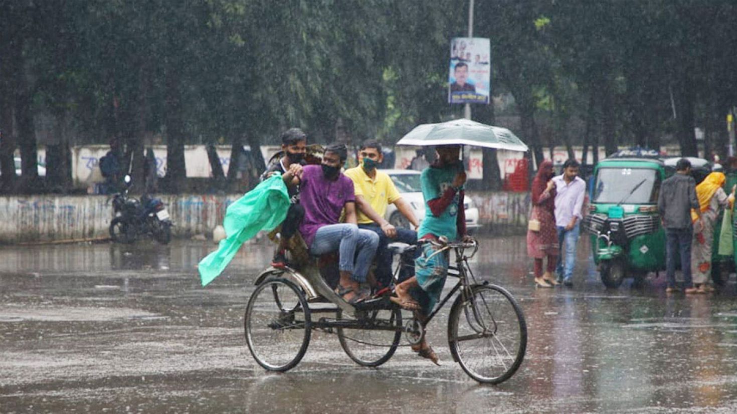 ঢাকাসহ ১৫ অঞ্চলে সন্ধ্যার মধ্যে ঝোড়ো হাওয়ার আভাস