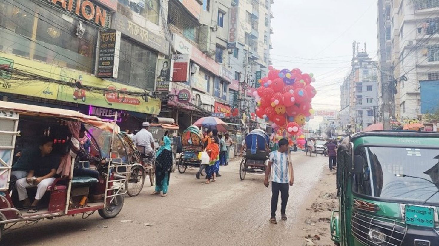 স্বাভাবিক জীবনে যাত্রাবাড়ীর বাসিন্দারা