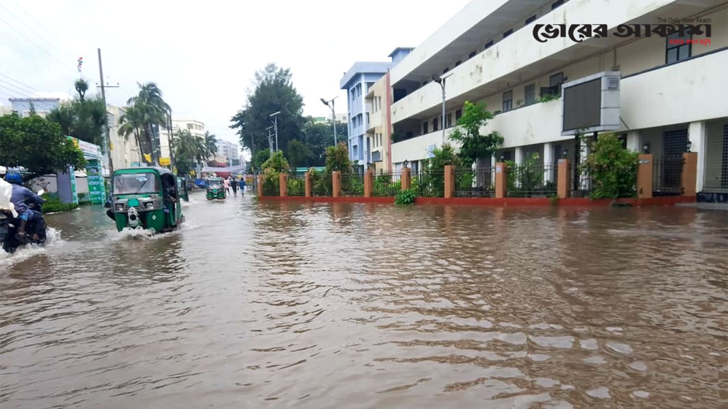 ২০ বছরে সর্বোচ্চ রেকর্ড, বৃষ্টিপাতে ডুবলো নোয়াখালী শহর