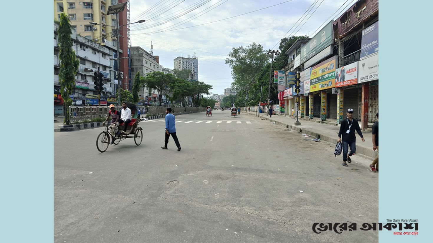 ঢাকা-চট্টগ্রামে গণপরিবহন হাতেগোনা, চরম দুর্ভোগ