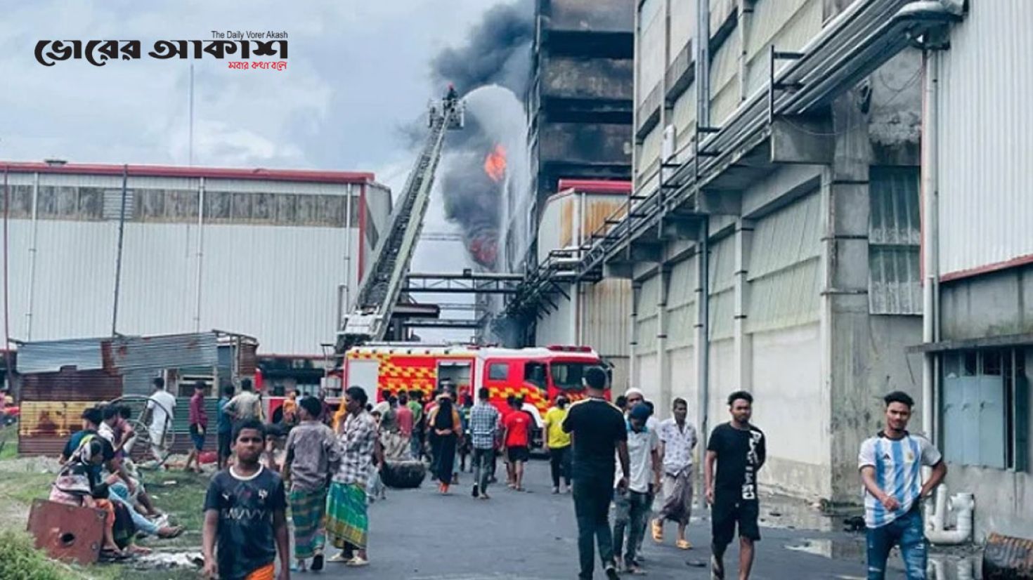 ৩২ ঘণ্টা পর নিভেছে গাজী টায়ার্সের আগুন 