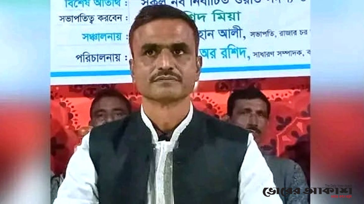 সুন্দরগঞ্জে ত্রাণের চাল বিতরণ না করায় চেয়ারম্যানকে শোকজ