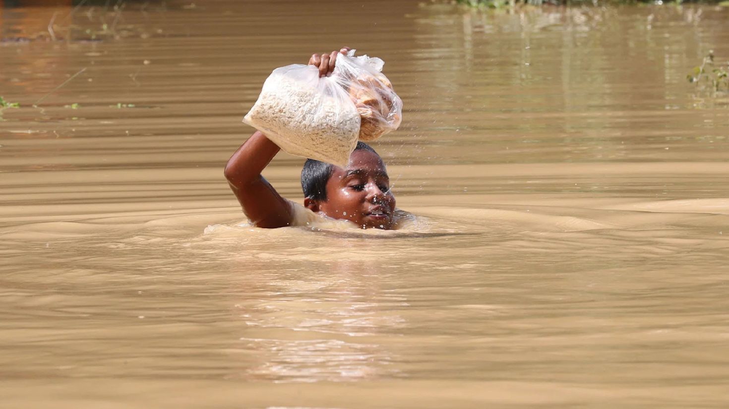 অসময়ের বন্যায় বড় বিপর্যয়