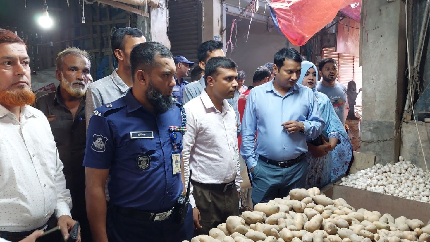 পিরোজপুরে টাস্কফোর্স বাজার মনিটরিং, ৪ ব্যবসায়ীকে জরিমানা