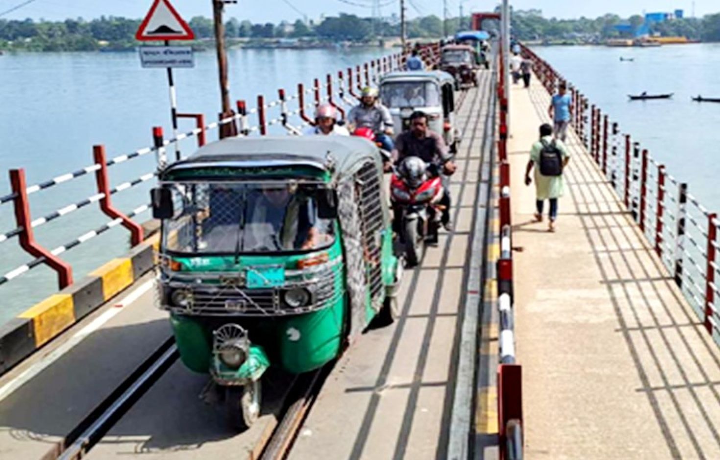 চট্টগ্রামে ১৪ মাস পর খুলল কালুরঘাট সেতুর দুয়ার