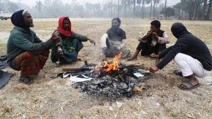 শীতে কাঁপছে দেশ