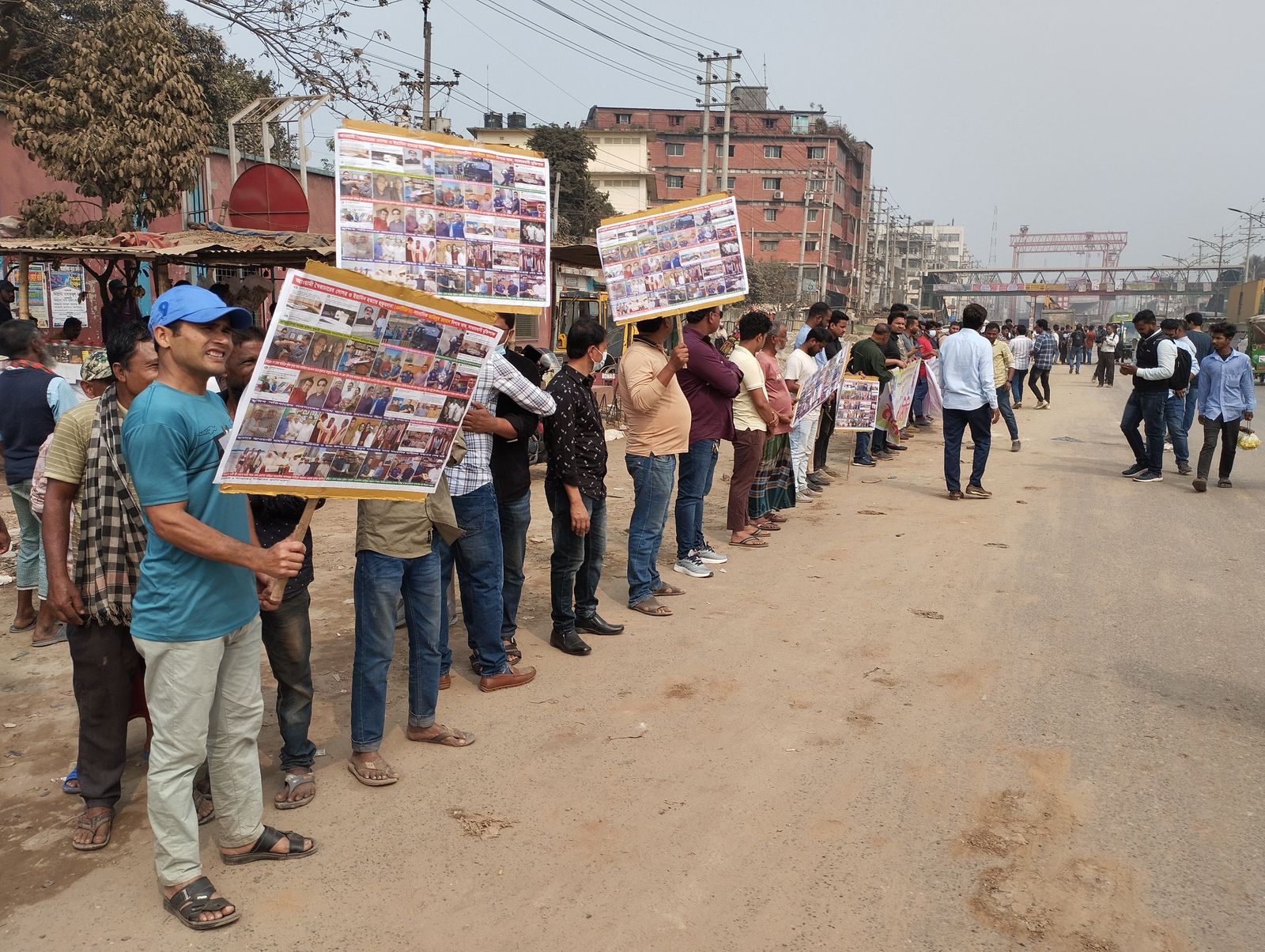 আশুলিয়ায় গণহত্যাকারীদের গ্রেফতারের দাবিতে বিক্ষোভ মিছিল