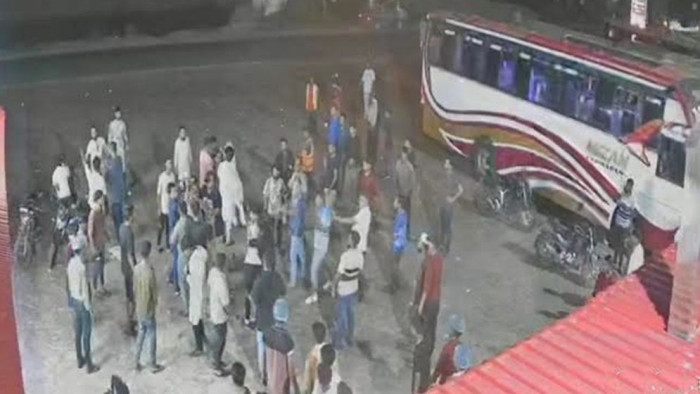 জুলাই শহীদদের বাড়িতে ফল দিয়ে ফেরার পথে বৈষম্যবিরোধী নেতাদের ওপর হামলা