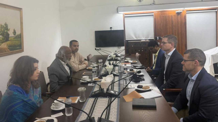 বিএনপির সঙ্গে আইআরআই প্রতিনিধি দলের বৈঠক