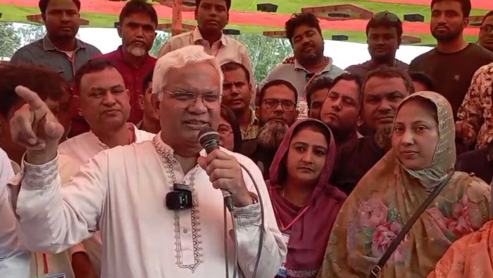 জ্বালাও-পোড়াওয়ের রানি বিদেশে পালিয়ে আছেন: ডা. জাহিদ হোসেন