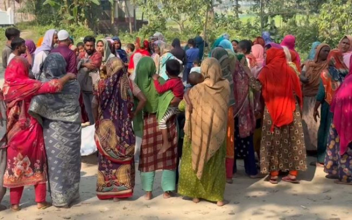 সিরাজগঞ্জে ড্রামট্রাকের ধাক্কায় স্কুল শিক্ষিকার মৃত্যু