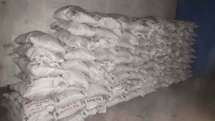 নওগাঁয় বিএনপি নেতার গুদামে অবৈধভাবে মজুত ১৪৯ বস্তা ডিএপি সার