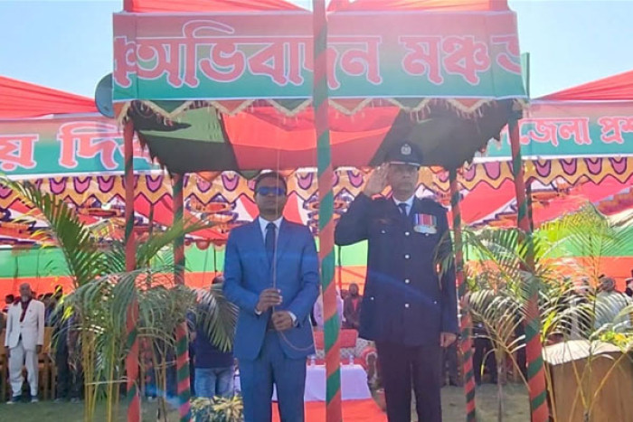 মধ্যনগরে যথাযোগ্য মর্যাদায় মহান বিজয় দিবস উদযাপন