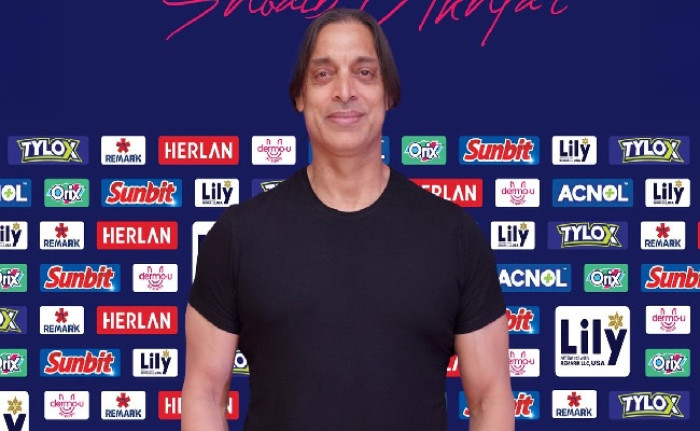 সাকিবের পর ‘টাইলক্স’ ব্র্যান্ডের অ্যাম্বাসেডর হলেন শোয়েব