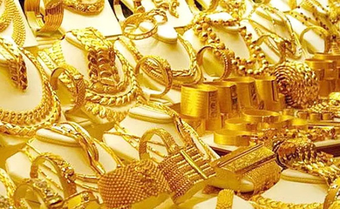  অবশেষে কমলো সোনার দাম