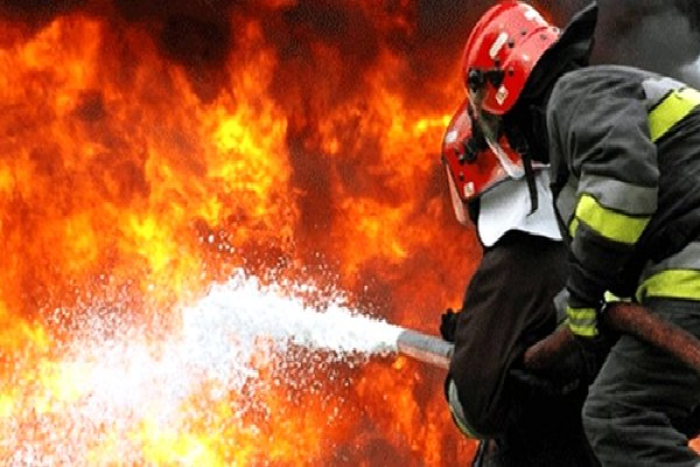 গাজীপুরে ঝুট গোডাউনে আগুন, নিয়ন্ত্রণে ৬ ইউনিট